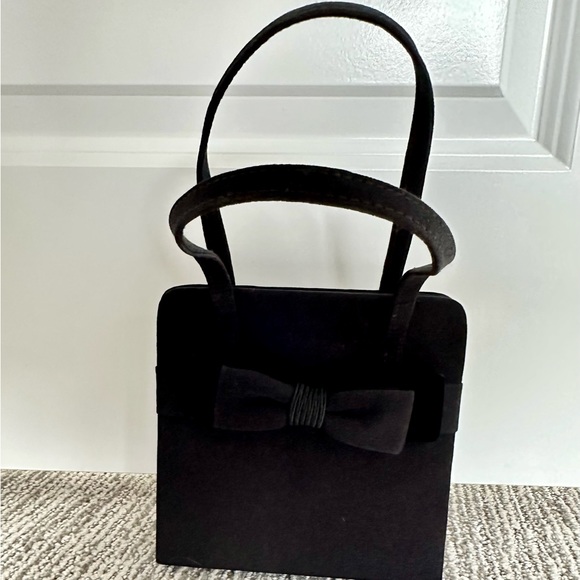 Vanessa classic bow front evening bag - Picture 4 of 5